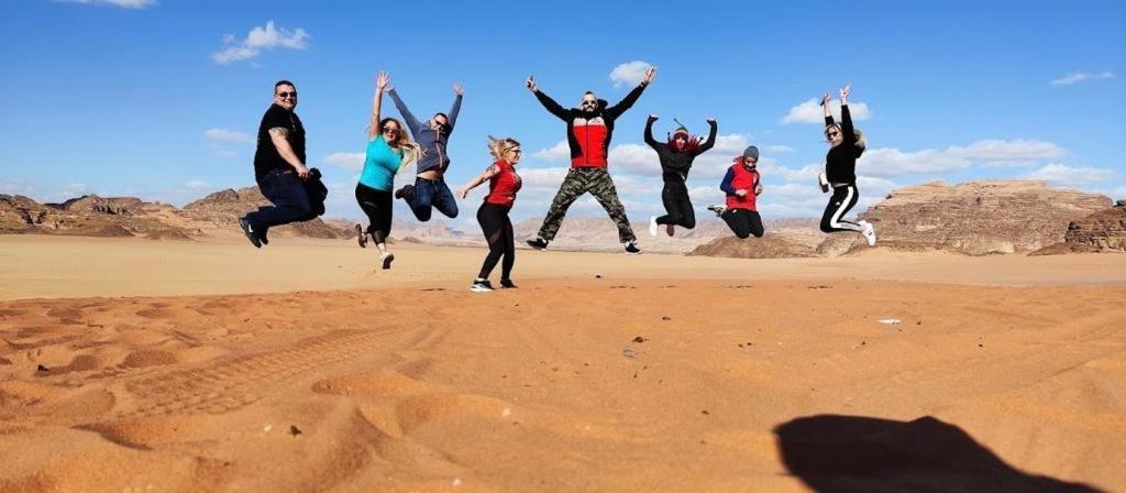 Wadi Rum Wonders Camp エクステリア 写真